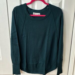 RD Style nylon sweater size M